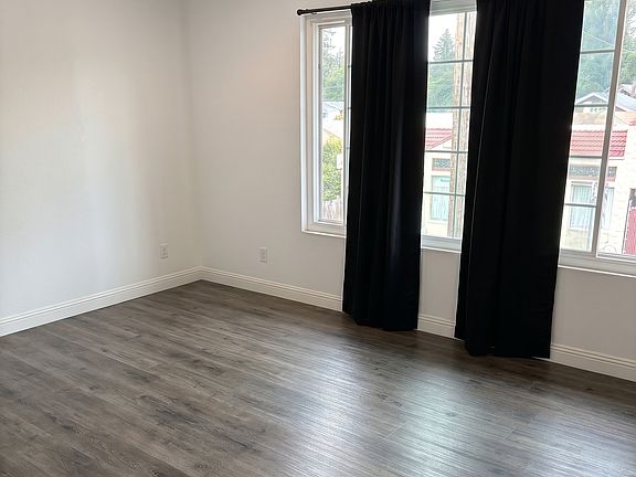 4th image of 2912 Fruitvale Ave