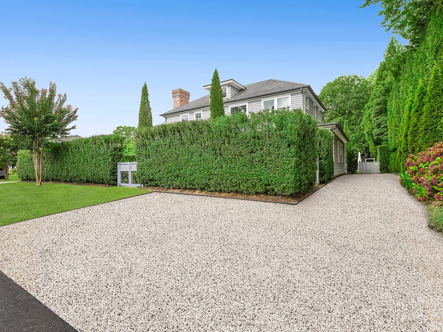 Stunning Near The Village Of East Hampton — Photo 3