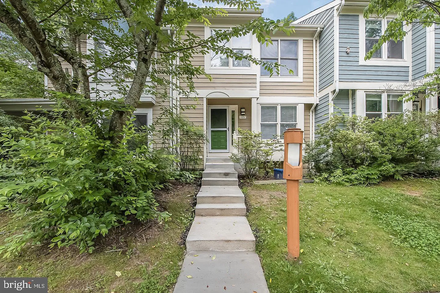 3 bed, 4.0 bath, 1865 sqft, $3,200 — Photo 1