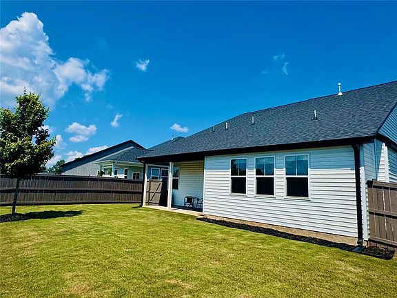 4th image of 116 Laurel Oak Dr