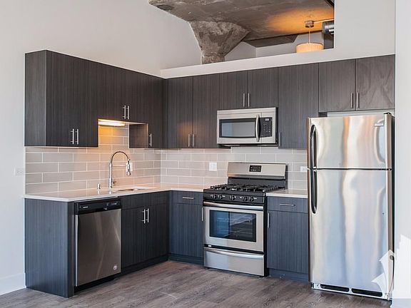2nd image of 2036 S Michigan Ave APT 202