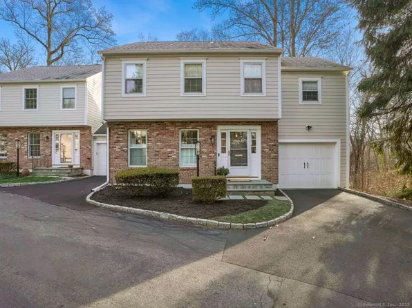 259 New Norwalk Road APT 7, New Canaan, CT 06840