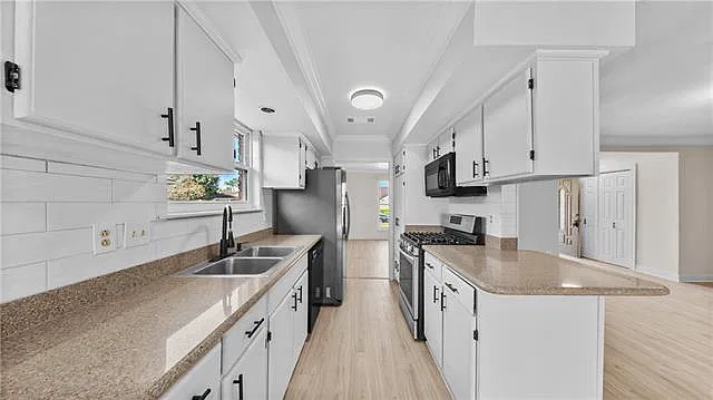 4 bed, 2.0 bath, 1544 sqft, $2,400 — Photo 3