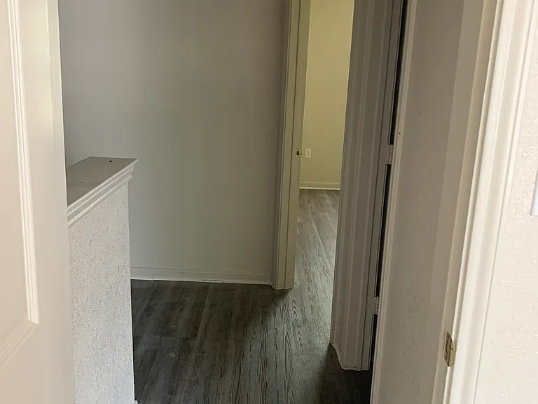 402 Veterans Ave #C — Photo 8