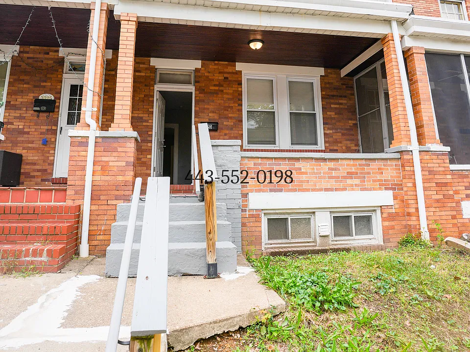 3323 Kenyon Ave