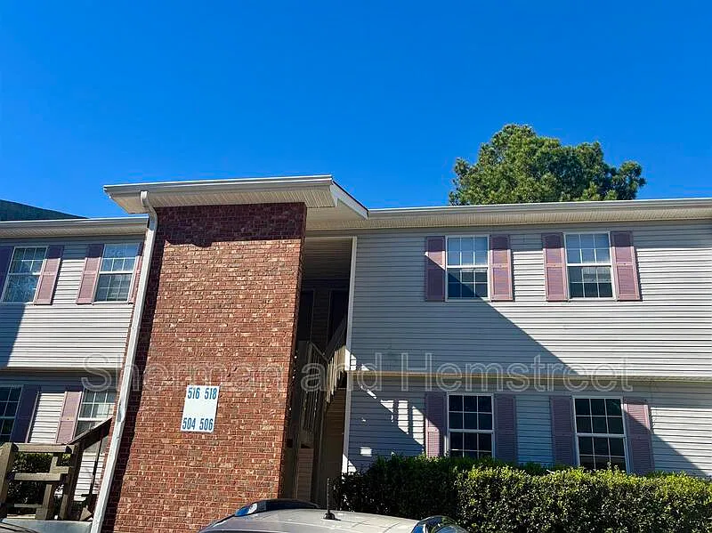 3 bed, 2.0 bath, 1200 sqft, $1,100 — Photo 1