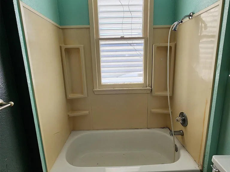4401 Avenue Q 1/2 #2 — Photo 12