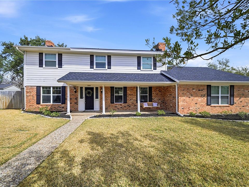 1st image of 2105 Briar Oaks Dr
