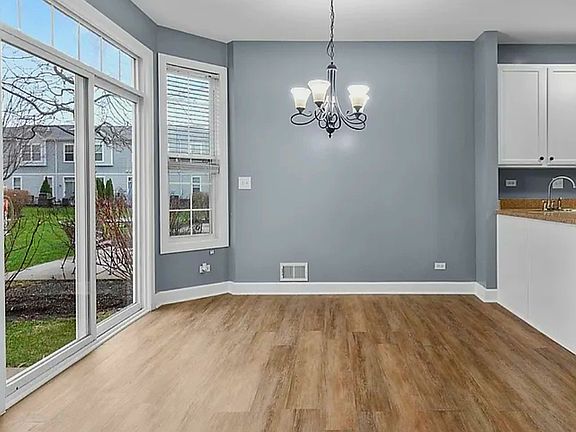 4th image of 4575 Camden Ln