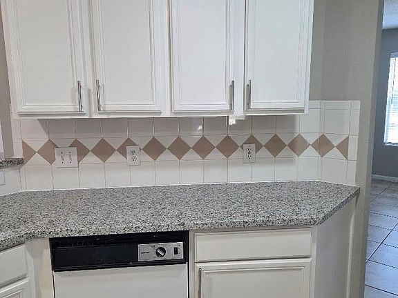 5th image of 5527 Darby Square Trl