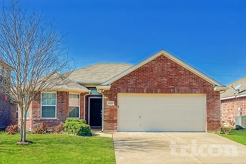 1615 Hillside Dr Photo 1