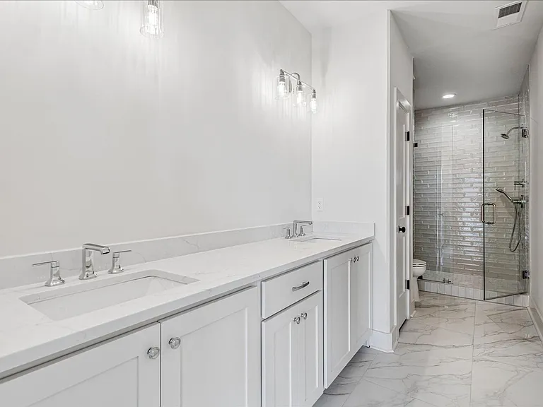 5486 End Village Dr E — Photo 20