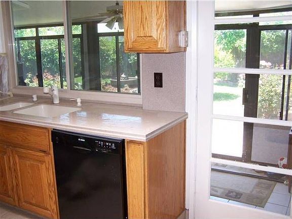 3rd image of 6790 Havenside Dr