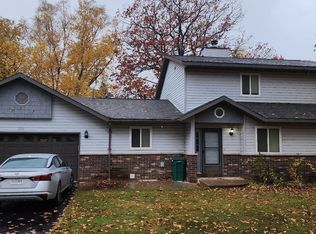 100 Shiras Pointe Dr, Marquette, MI 49855