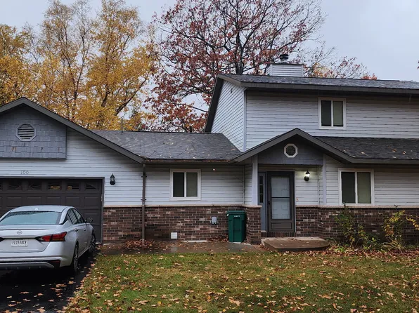100 Shiras Pointe Dr, Marquette, MI 49855