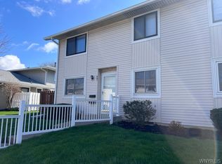 487 Eastbrooke Ln, Rochester, NY 14618