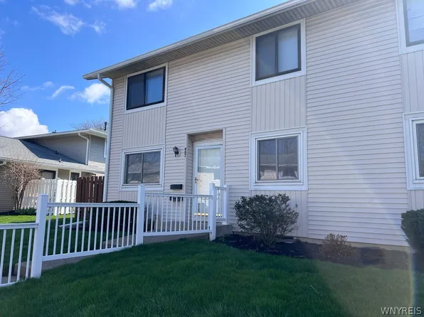 487 Eastbrooke Ln, Rochester, NY 14618