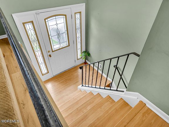 2nd image of 52 Lorelei Drive