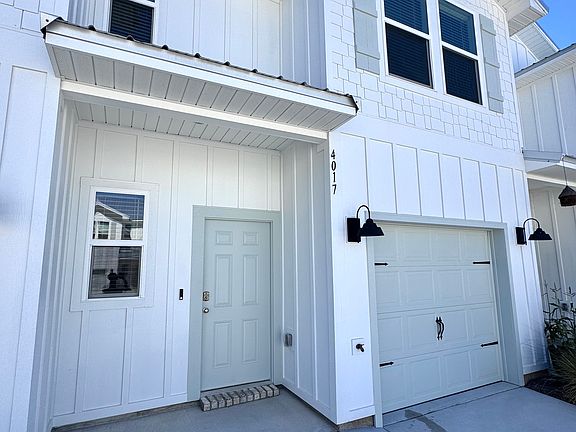 3rd image of 4017 Blue Water Dr