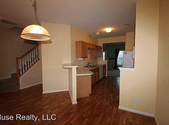 4th image of 708 Atherton Way