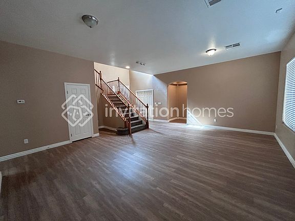 2nd image of 6132 Mott Smith St