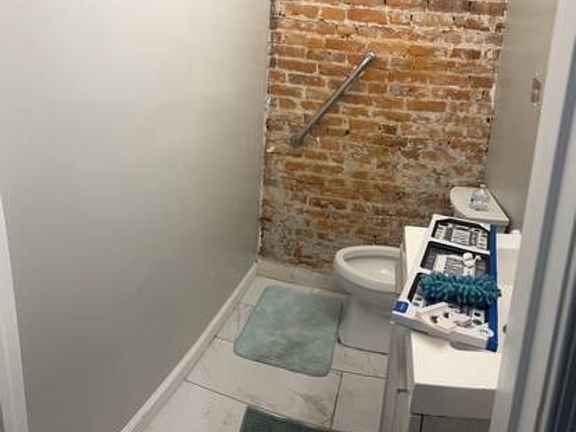 3rd image of 1330 W Boston St #12345