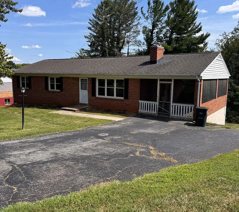 104 Westburg Dr