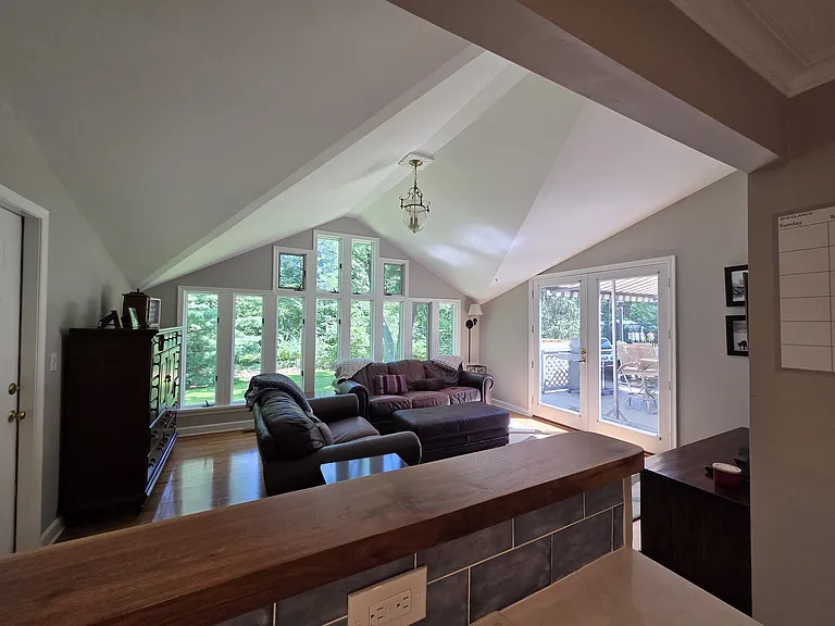 137 Passaic Ave — Photo 7