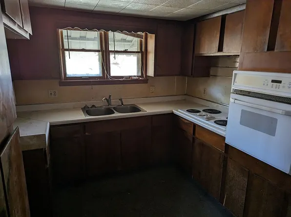 9126 E Trimmer Dr, Lewis, IN 47858