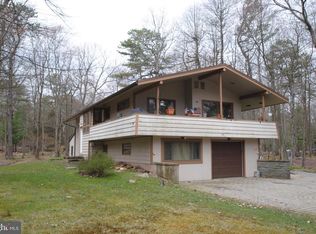 17 Red Oak Rd, Lake Harmony, PA 18624