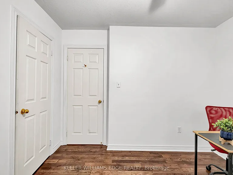91 Young Cres — Photo 23