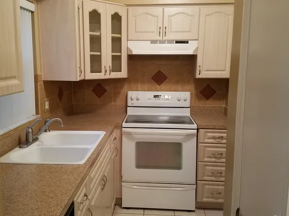 1195 Rue Des Chateaux, South Pasadena, FL