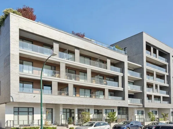 8888 Osler St #415, Vancouver, BC V6P 4G2