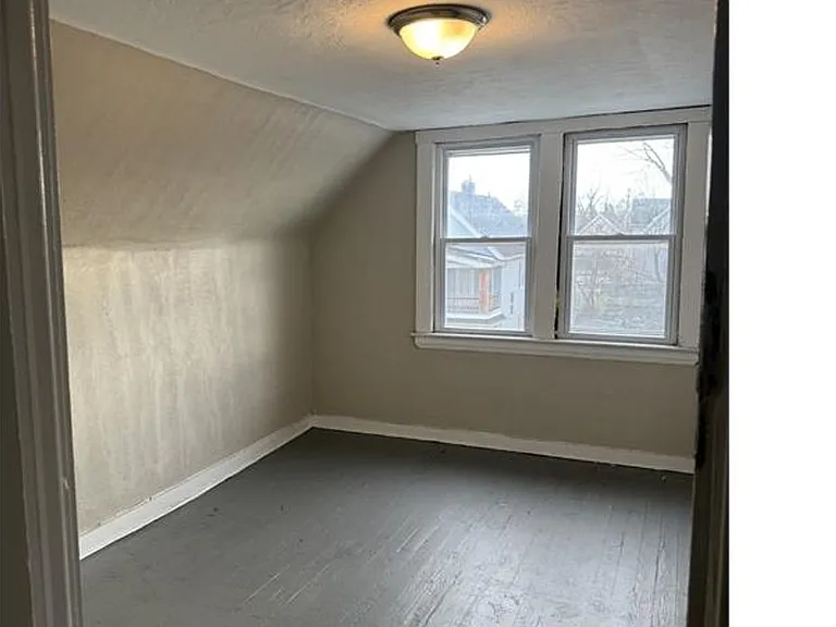 11903 Fairport Ave — Photo 11