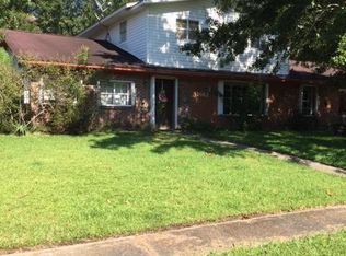 1612 Woodhaven St, Pascagoula, MS 39581