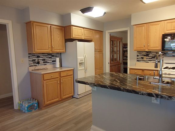 5th image of 1218 Glenview Ct