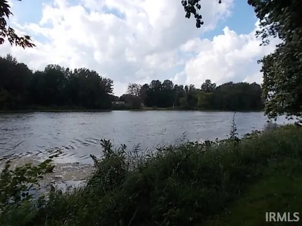 2350 S 500 W, Topeka, IN 46571