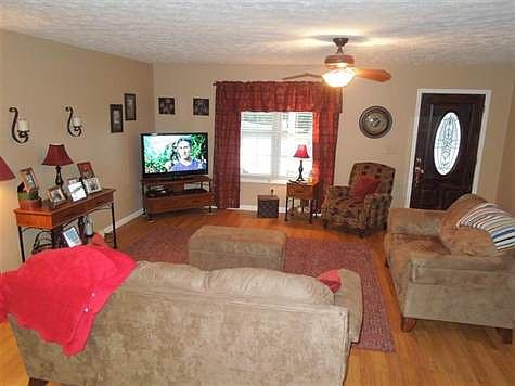 4th image of 124 Lakeview Dr