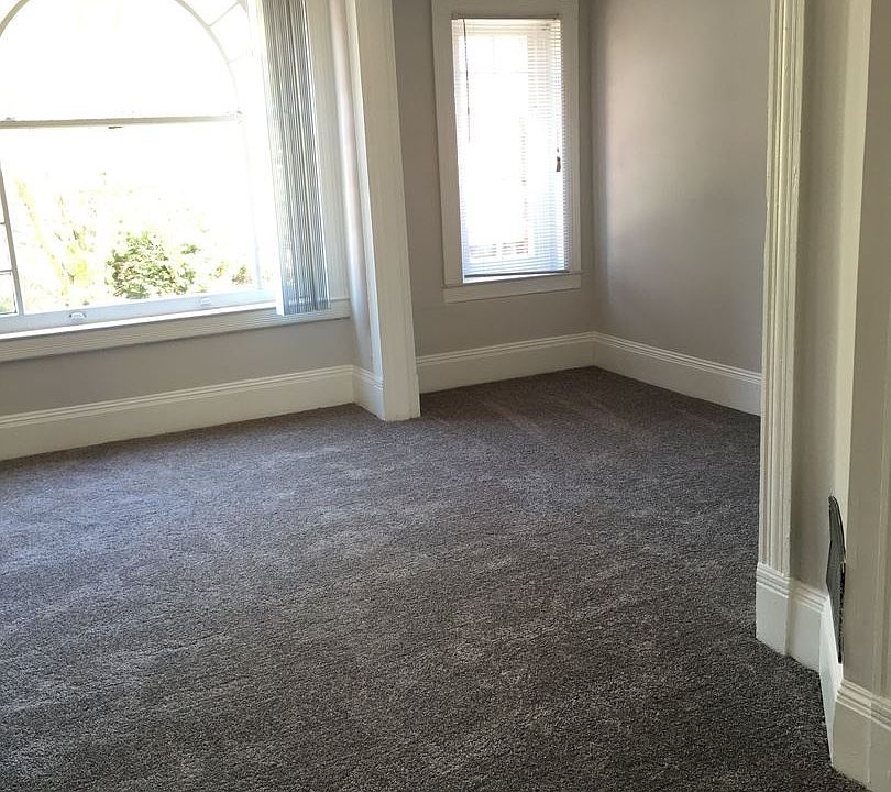 2nd image of 112 W Oak St #2