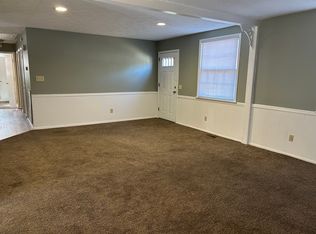 135 Ravenwood Cir, Dickson, TN 37055