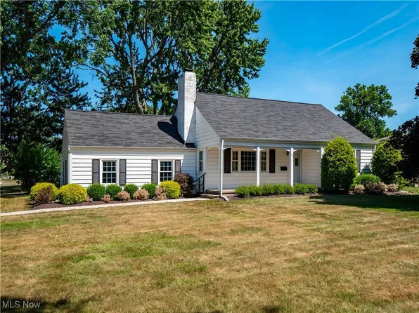 173 Duff Dr, Avon Lake, OH 44012