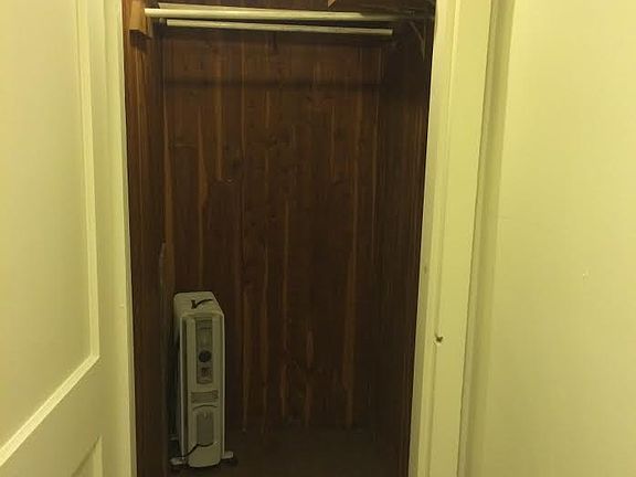 4th image of 2352 College St