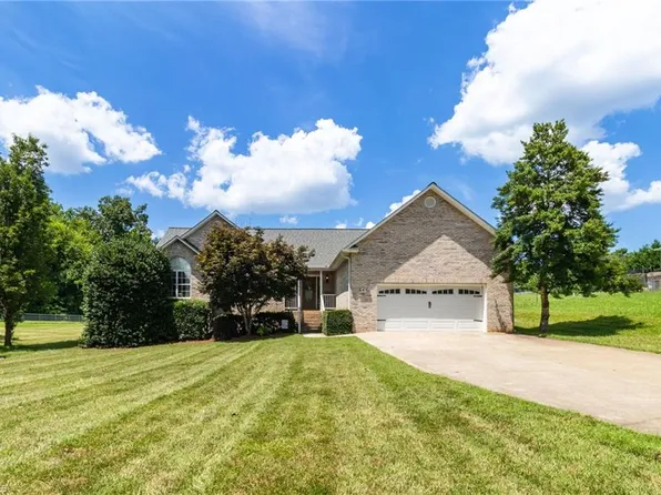 6416 Starlette Ln, Trinity, NC 27370
