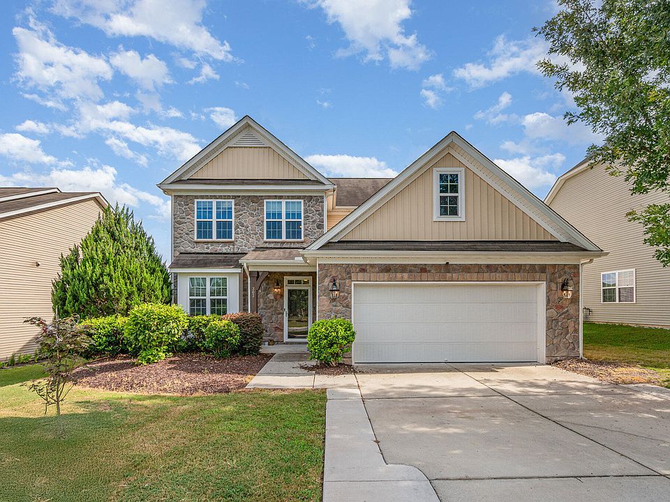 1st image of 303 Holly Blossom Dr