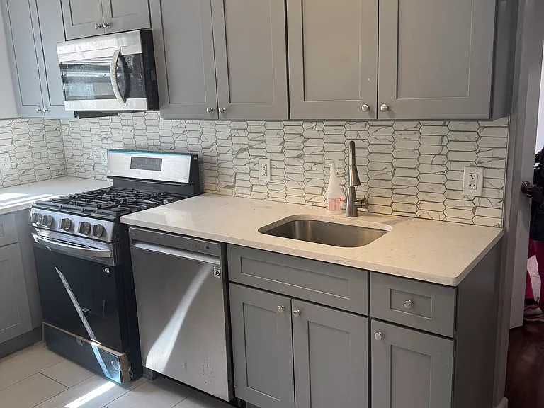 58 Seneca St #1 — Photo 2