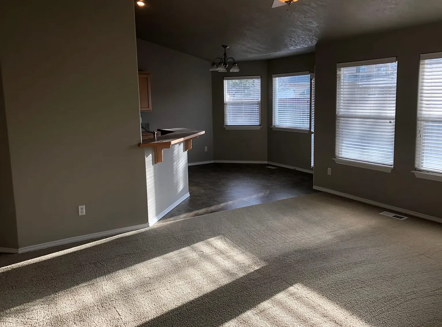 3 bed, 2.0 bath, 1571 sqft, $2,200 — Photo 3