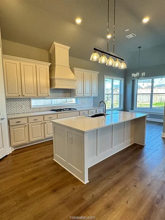 4 bed, 3.0 bath, 2603 sqft, $3,550 — Photo 4