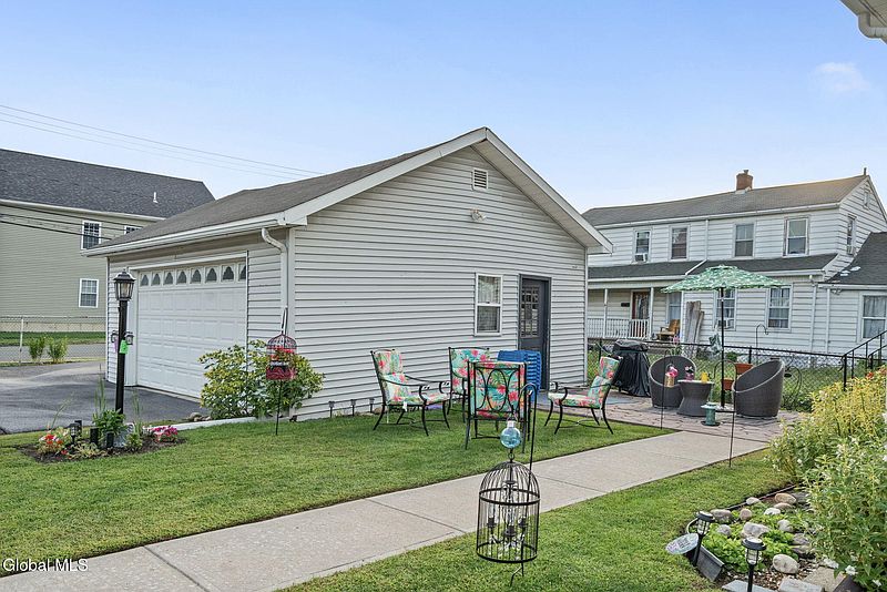 4th image of 401 14th Street