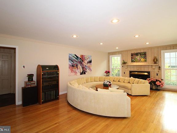 2nd image of 1706 Gunning Dr