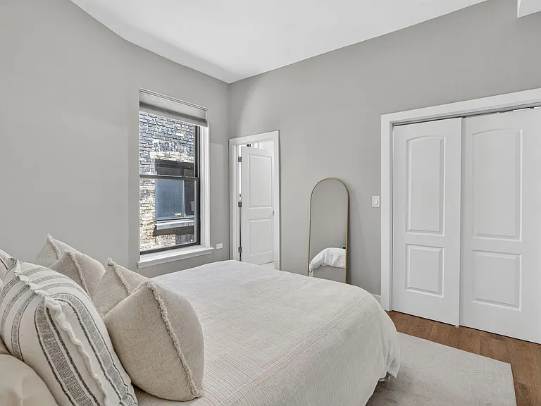 1421 N Dearborn St — Photo 18